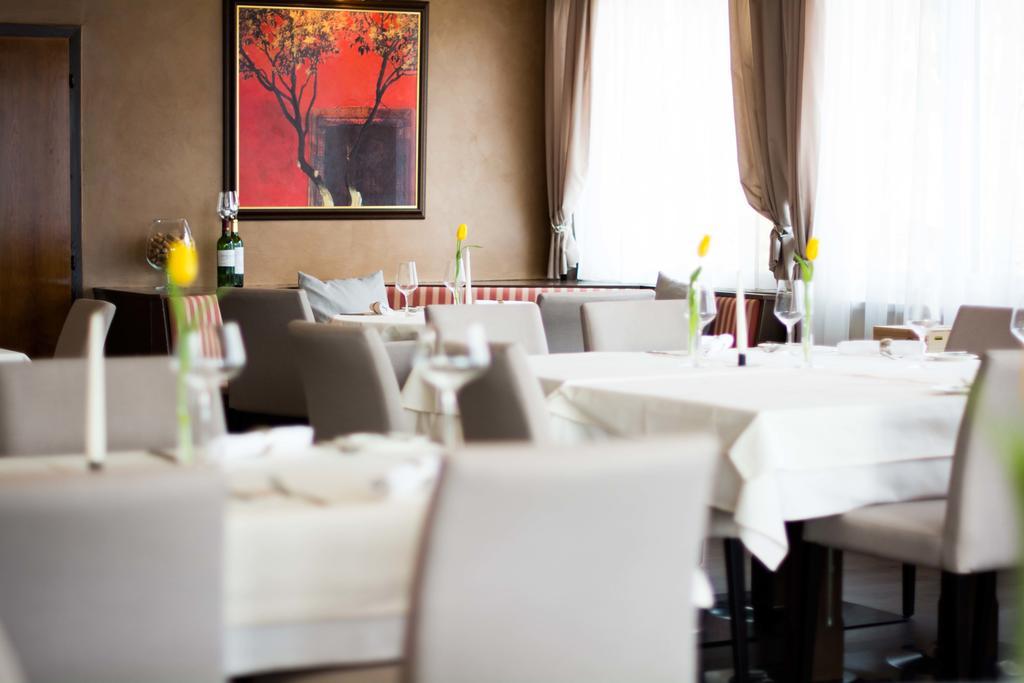 Hotel - Restaurant Soleo Krumpendorf Екстер'єр фото